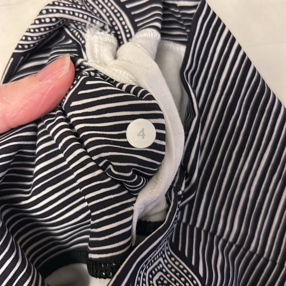 Lululemon - Picture 4 of 4